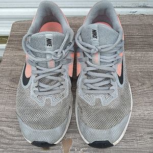Nike tennis shoes